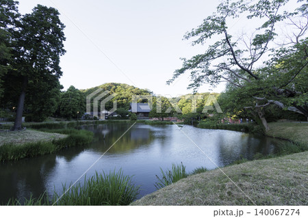 横浜市金沢区の称名寺の夕暮れ 横浜市金沢区の称名寺の夕暮れ 140067274