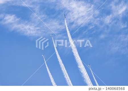 青空と松島基地のブルーインパルス 宮城県東松島市 青空と松島基地のブルーインパルス 宮城県東松島市 140068568