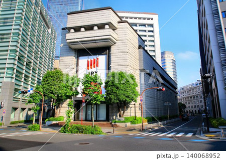『日本橋兜町』を代表する風景…【東京証券取引所ビル  本館・東証Arrows】 140068952