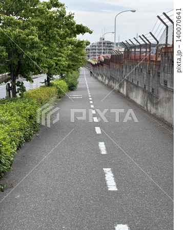 下校、道路のある風景 下校、道路のある風景 140070641