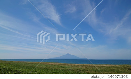 サロベツ原野から除く利尻山 サロベツ原野から除く利尻山 140071308