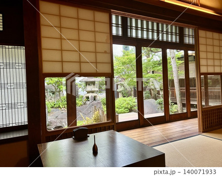 奈良・茶論の和室から望む庭園の静寂と中川政七商店の上質な空間 140071933