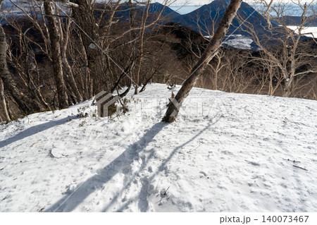 雪山の日光白根山の登山ルートとその周辺 140073467