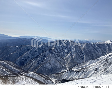 2月中旬の谷川岳(群馬県みなかみ町・新潟県湯沢町) 2月中旬の谷川岳(群馬県みなかみ町・新潟県湯沢町) 140074251