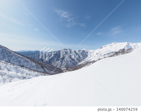 2月中旬の谷川岳(群馬県みなかみ町・新潟県湯沢町) 2月中旬の谷川岳(群馬県みなかみ町・新潟県湯沢町) 140074259