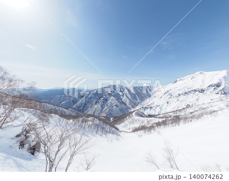 2月中旬の谷川岳（群馬県みなかみ町・新潟県湯沢町） 140074262