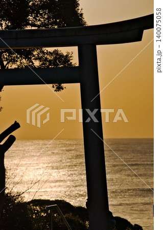 早朝の大洗磯前神社 早朝の大洗磯前神社 140075058