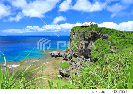 【沖縄県】さばおき園地と宮古ブルーの東シナ海(伊良部島 宮古島) 【沖縄県】さばおき園地と宮古ブルーの東シナ海(伊良部島 宮古島) 140076519
