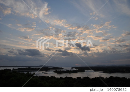 九月、志摩の桐垣展望台から見える英虞湾の島々 140078682