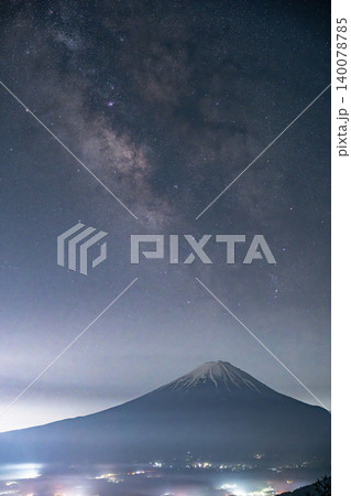 富士山と天の川 新道峠 富士山と天の川 新道峠 140078785