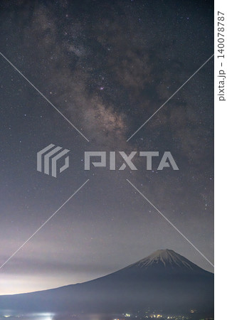 富士山と天の川 新道峠 富士山と天の川 新道峠 140078787