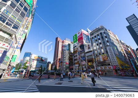 【東京都】6月・朝の西新宿 【東京都】6月・朝の西新宿 140079063