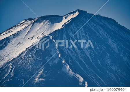 河口湖から眺めた富士山 140079404
