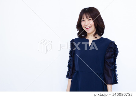 笑顔の働く女性 笑顔の働く女性 140080753