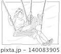 ブランコ遊びをする兄妹 140083905