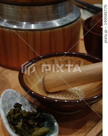Japanese Suribachi Sesame Grinding Bowl with Rice Cooker Japanese Suribachi Sesame Grinding Bowl with Rice Cooker 140086776