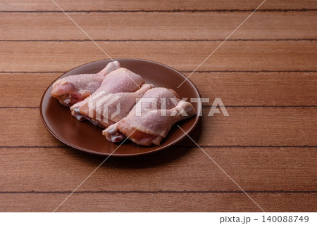 Fresh raw chicken or turkey legs for diet food. Raw chicken legs Fresh raw chicken or turkey legs for diet food. Raw chicken legs 140088749