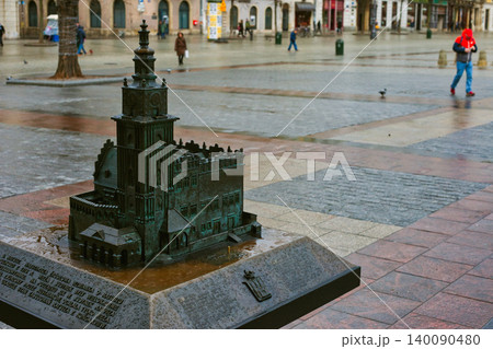 Bronze miniature model of a historical town hall on a city Bronze miniature model of a historical town hall on a city 140090480