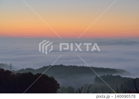 三王山展望台（タワー）からの常陸台地に広がる雲海 140090578