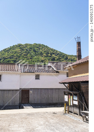 打吹山と赤瓦の街並み　倉吉市白壁土蔵 140091375
