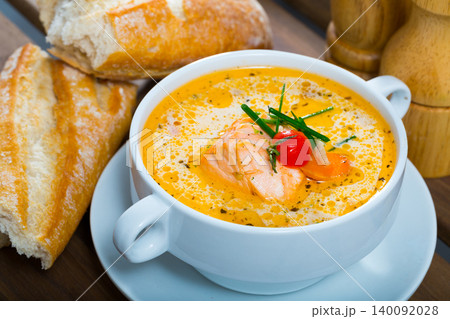 Norwegian cream salmon soup 140092028