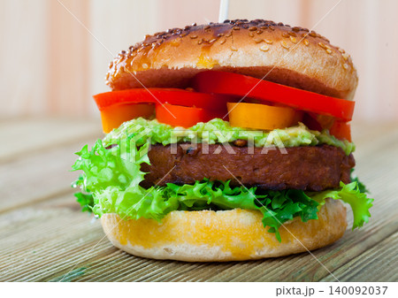 Vegetarian burger with vegetable patty Vegetarian burger with vegetable patty 140092037