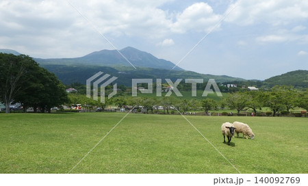 高千穂牧場から見た霧島連山 140092769