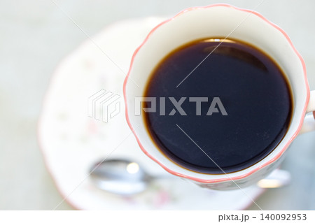 カップに満たされたコーヒー 140092953