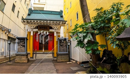 東京、新宿 秋葉神社 社殿 都会の聖域　 140093905