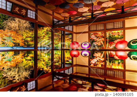 群馬 宝徳寺の床もみじ　ライトアップ 140095105