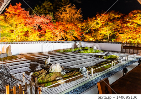 群馬 宝徳寺の紅葉　ライトアップ 140095130