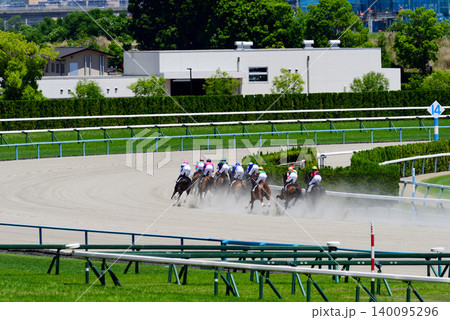 京都競馬場ダート第一コーナー 京都競馬場ダート第一コーナー 140095296