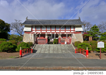 伏見桃山城 大手門(京都府京都市伏見区) 伏見桃山城 大手門(京都府京都市伏見区) 140095365