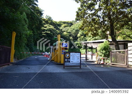 横浜市 三溪園駐車場と森林 横浜市 三溪園駐車場と森林 140095392