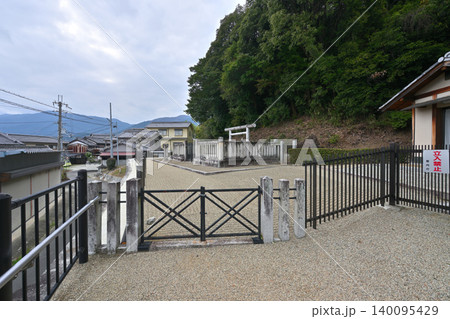 孝昭天皇 掖上博多山上陵(奈良県御所市) 孝昭天皇 掖上博多山上陵(奈良県御所市) 140095429