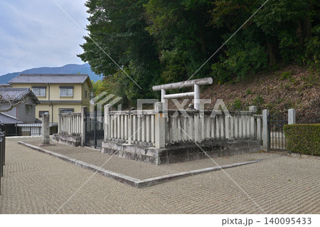 孝昭天皇 掖上博多山上陵(奈良県御所市) 孝昭天皇 掖上博多山上陵(奈良県御所市) 140095433