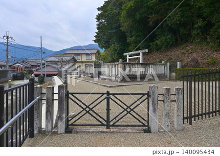 孝昭天皇 掖上博多山上陵（奈良県御所市） 140095434