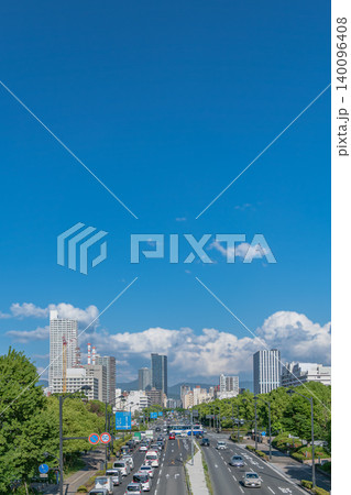 五月晴れの広島市城南通りの風景 五月晴れの広島市城南通りの風景 140096408