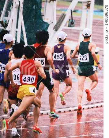 陸上の試合 陸上の試合 140096679