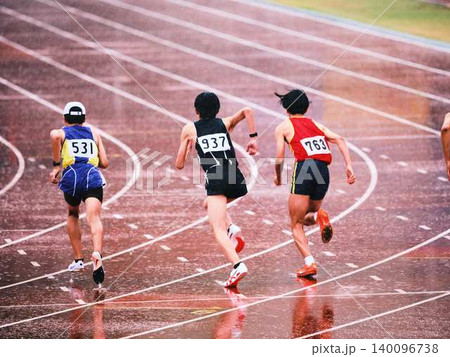 陸上の試合 140096738