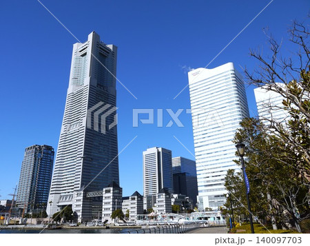 ランドマークタワーを見る ランドマークタワーを見る 140097703
