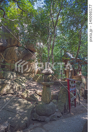 兵庫 越木岩神社の甑岩 兵庫 越木岩神社の甑岩 140098177