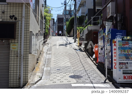 熱い坂道 熱い坂道 140099287