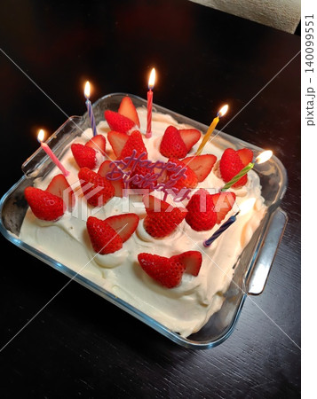 米粉で作った妻自慢の誕生日ケーキ 米粉で作った妻自慢の誕生日ケーキ 140099551