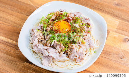 豚しゃぶそうめん 焼肉のたれで味付けしたピリ辛そうめんの料理写真 140099596