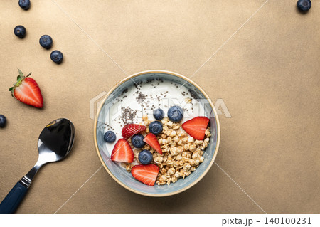 Healthy breakfast bowl yogurt berries granola Healthy breakfast bowl yogurt berries granola 140100231