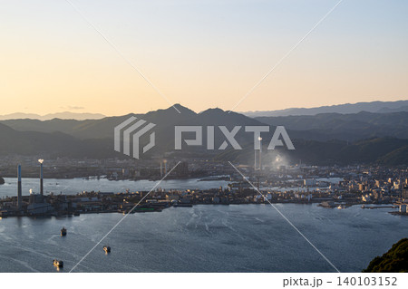 夕暮れの周南工場夜景夜の煌めき 夕暮れの周南工場夜景夜の煌めき 140103152