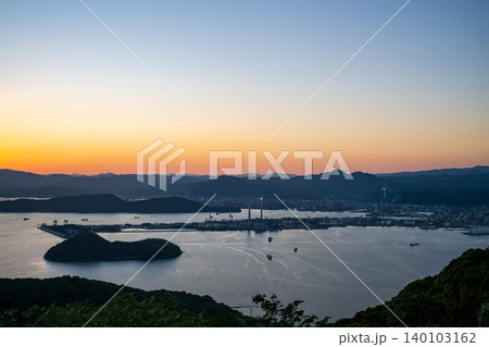 夕暮れの周南工場夜景夜の煌めき 夕暮れの周南工場夜景夜の煌めき 140103162