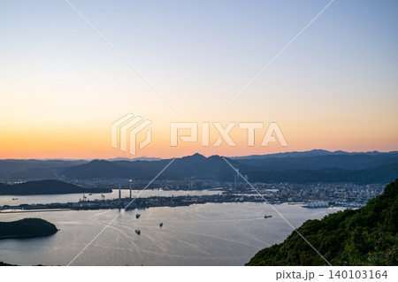 夕暮れの周南工場夜景夜の煌めき 夕暮れの周南工場夜景夜の煌めき 140103164