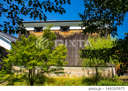 【京都風景】酒どころ伏見 濠川の新緑の風景 【京都風景】酒どころ伏見 濠川の新緑の風景 140103975